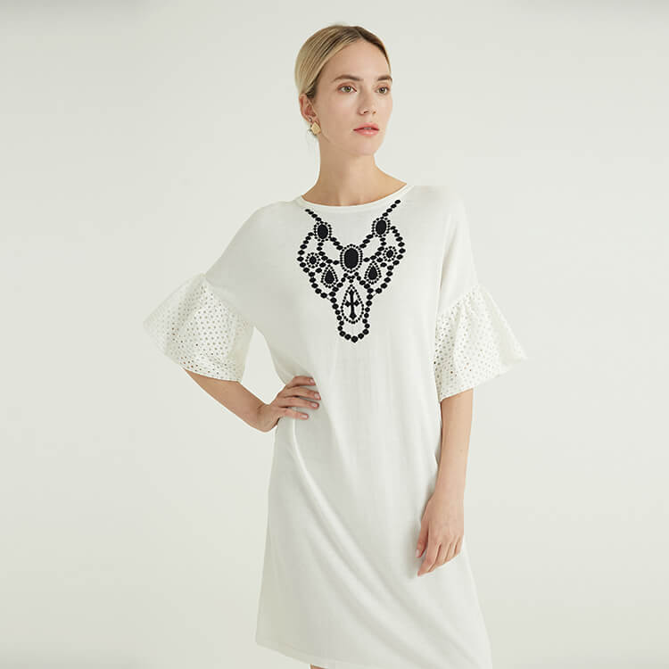 白色针织刺绣简单女式加大码连衣裙
